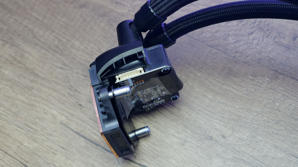 arctic liquid freezer iii 360 argb pompe