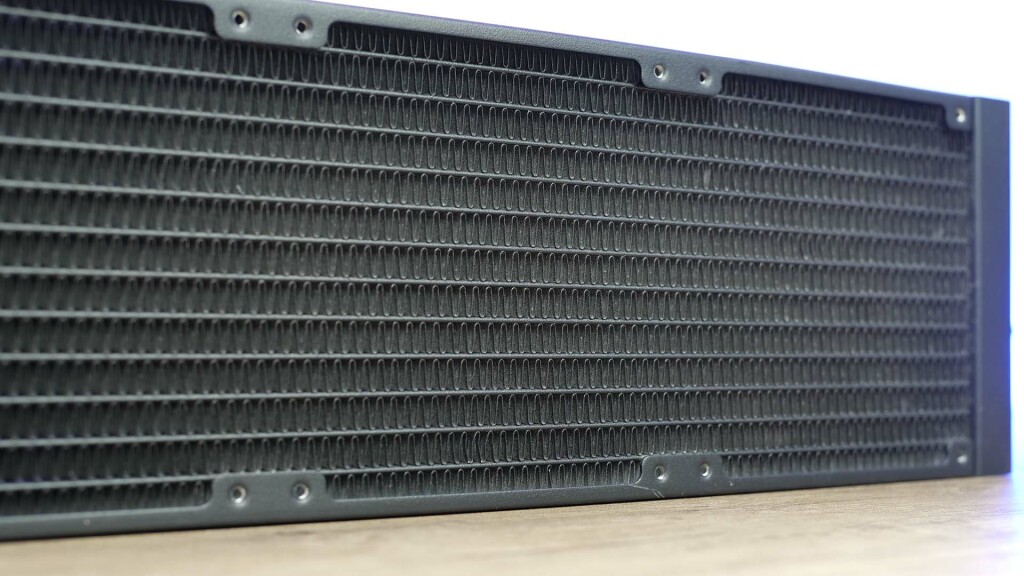 arctic liquid freezer iii ailettes fpi