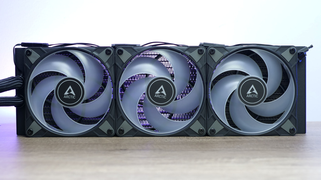 arctic liquid freezer iii ventilateurs p12 pwm a rgb 01