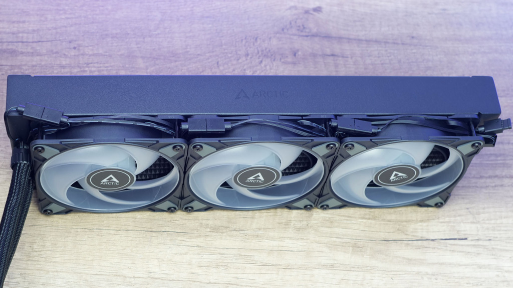 arctic liquid freezer iii ventilateurs p12 pwm a rgb daisy chain