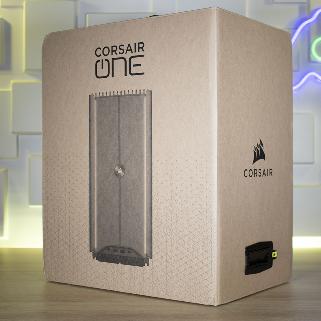 CORSAIR ONE i500 emballage 2 grand côté