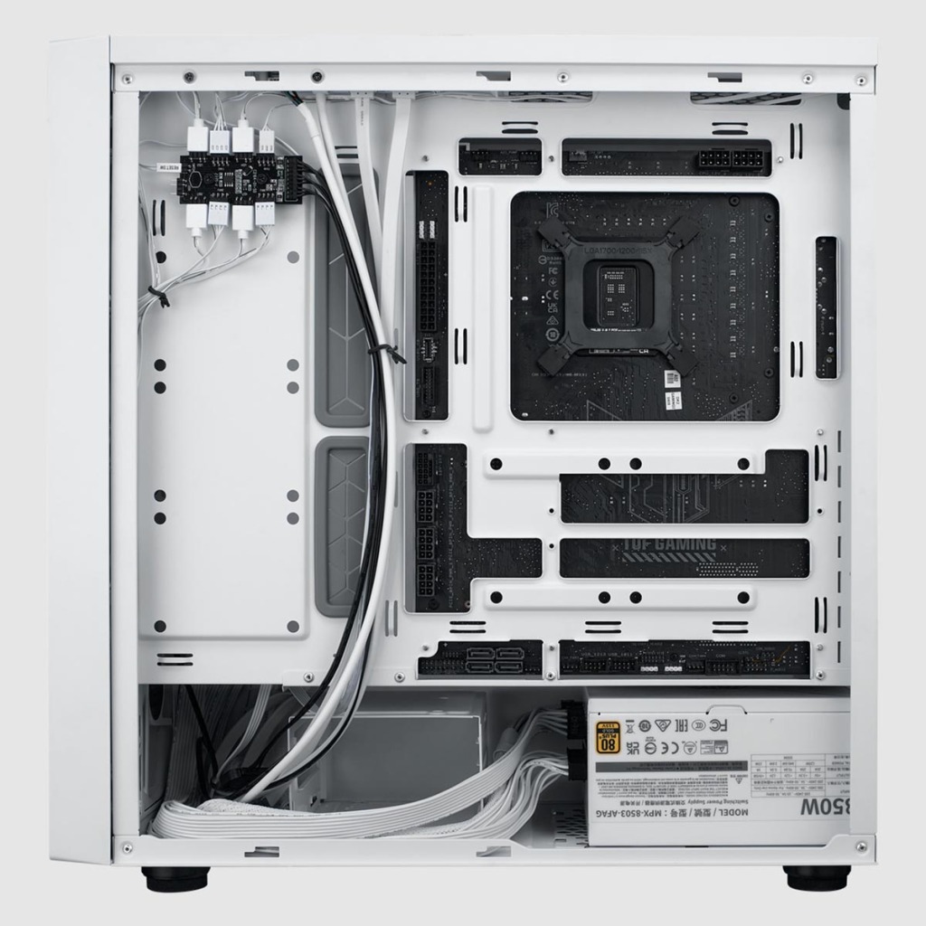 Cooler Master annonce le MasterBox 600 : un boîtier avec une polyvalence et un refroidissement inégalés 5 Cooler Master MasterBox 600 blanc 1