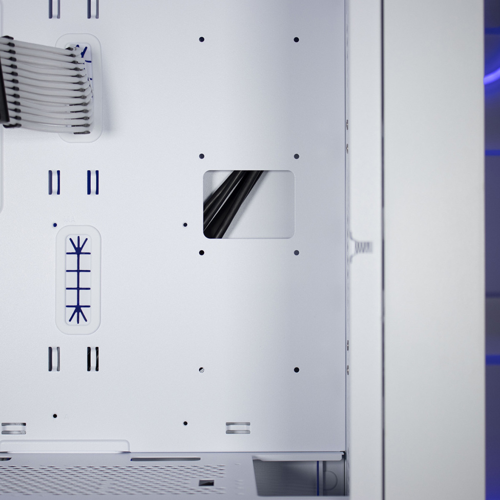 FSP CUT593 emplacement SSD 1