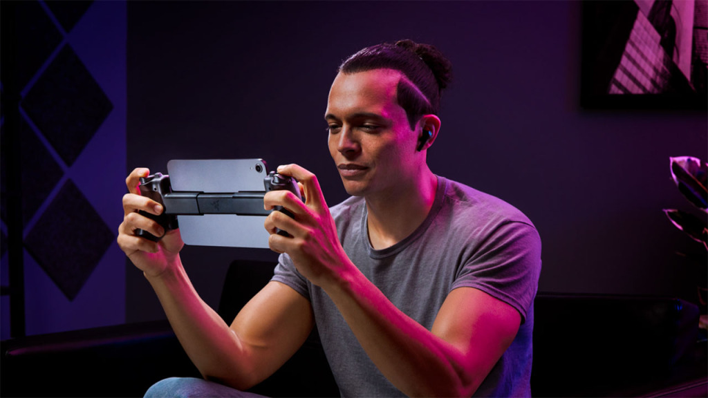 Razer Kishi Ultra : La Rolls des manettes pour une expérience gaming mobile ultime 5 Razer Kishi Ultra Demo1