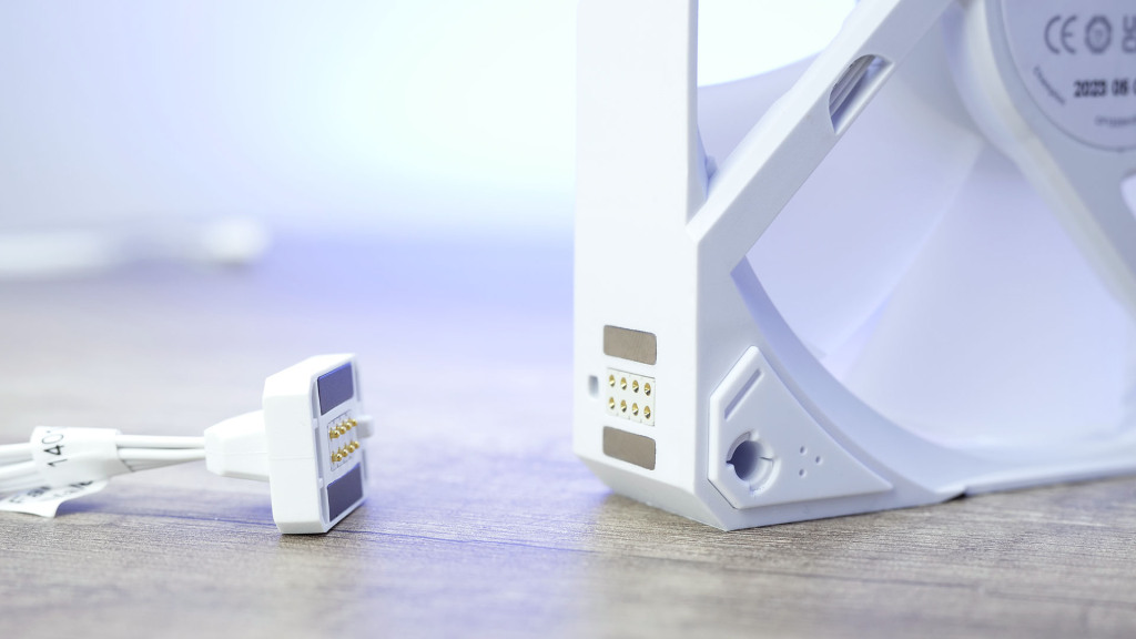 asus rog ryujin iii 360 ventilateur ROG MF 12S ARGB cable male