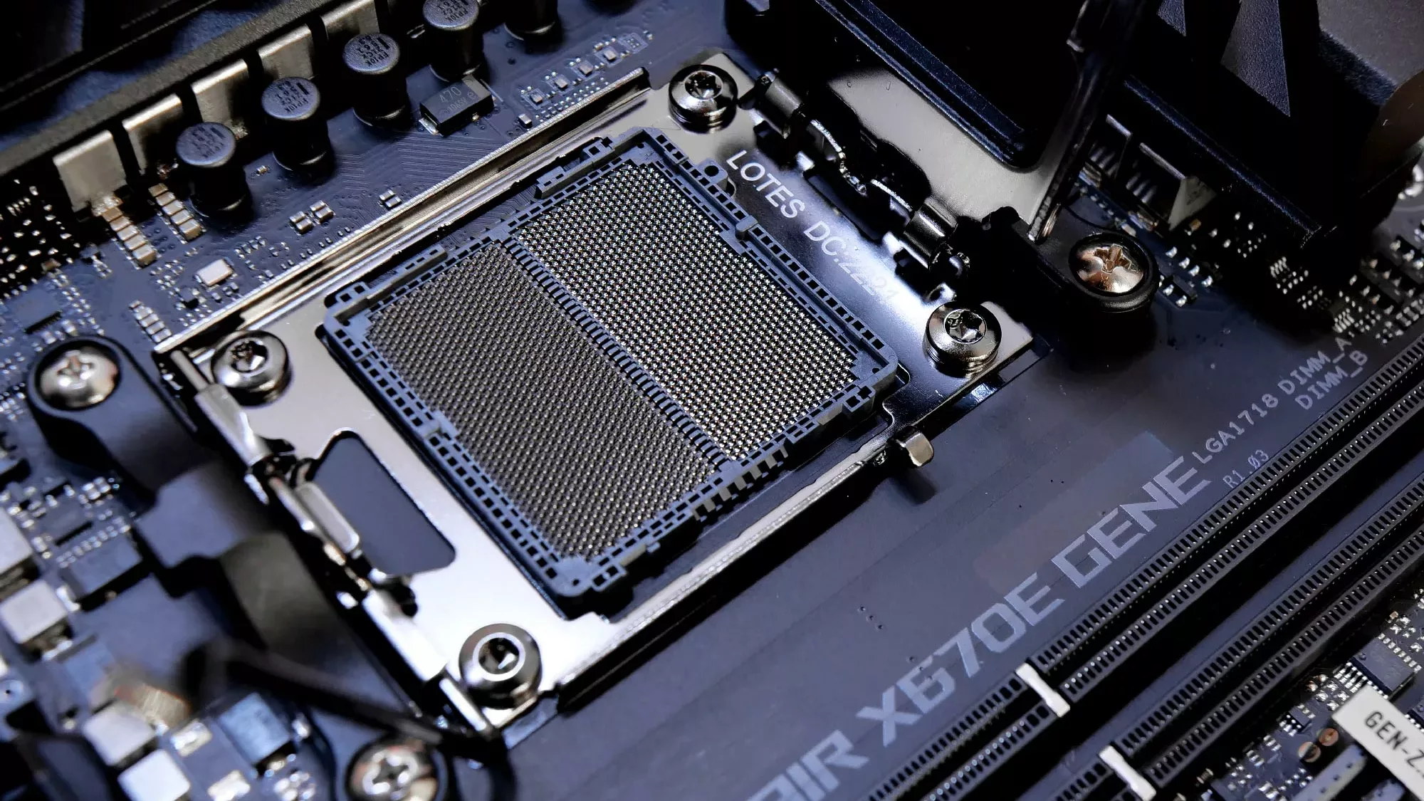 rog crosshair x670e gene socket