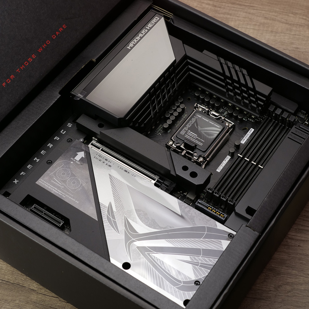 rog maximus z790 hero btf emballage contenu carte