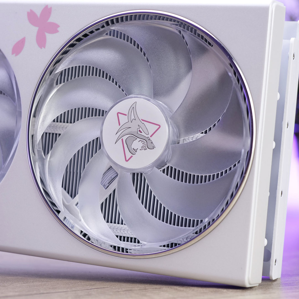 rx 7800 xt sakura edition ventilateur