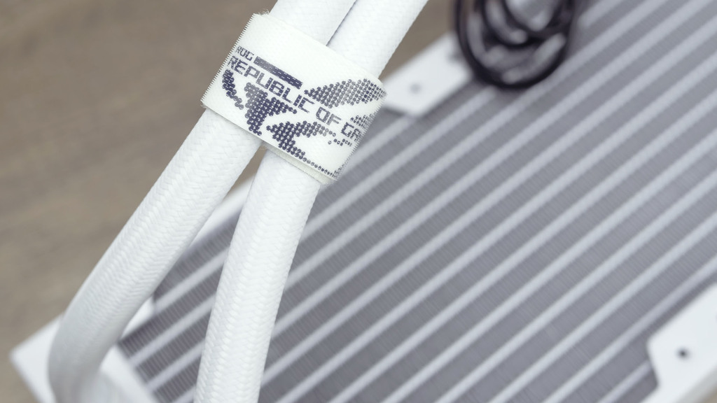 watercooling rog ryujin iii 360 argb tuyaux