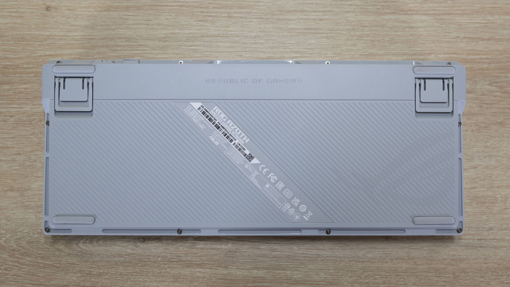 ASUS ROG Azoth arrière
