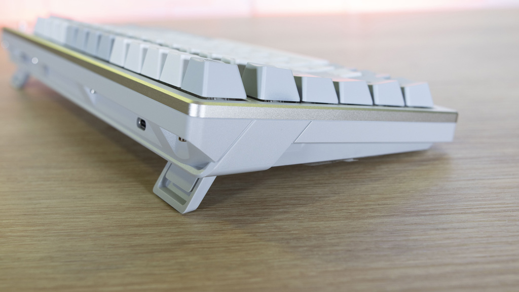 ASUS ROG Azoth coque travaillée