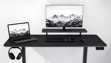 COUGAR E-STAR : un bureau de jeu réglable 18 COUGAR E STAR Couv