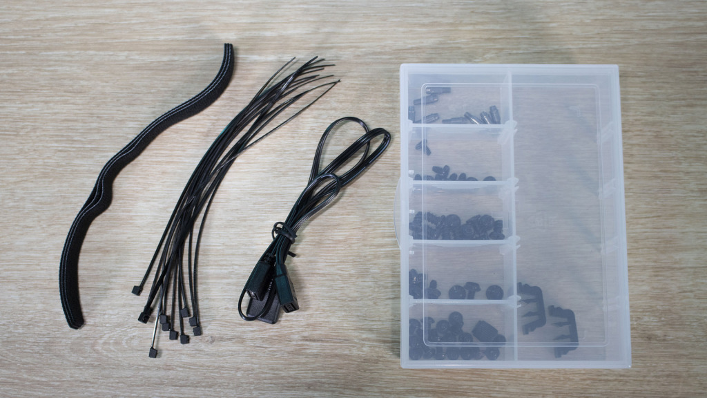 DeepCool CH780 accessoires 1