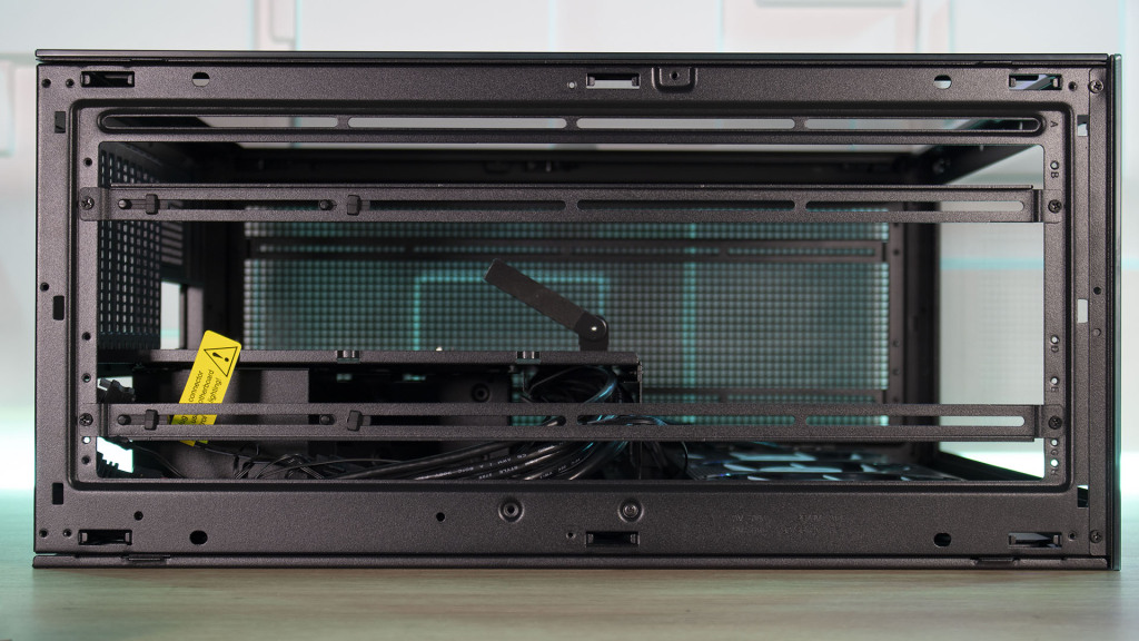 DeepCool CH780 dessous support 1