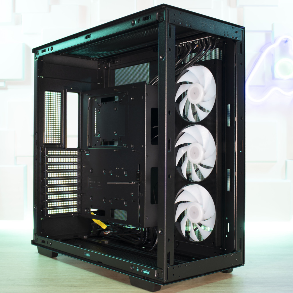 DeepCool CH780 face sans paroi