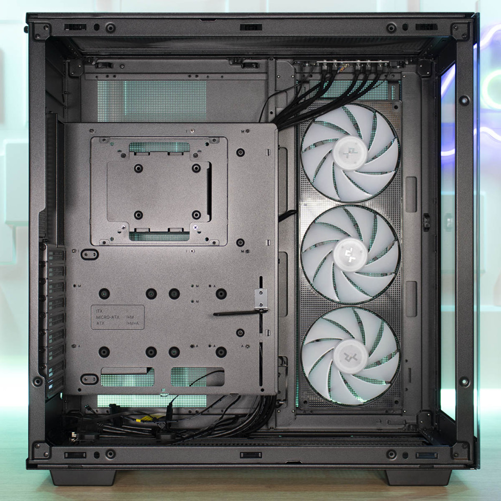 DeepCool CH780 gauche