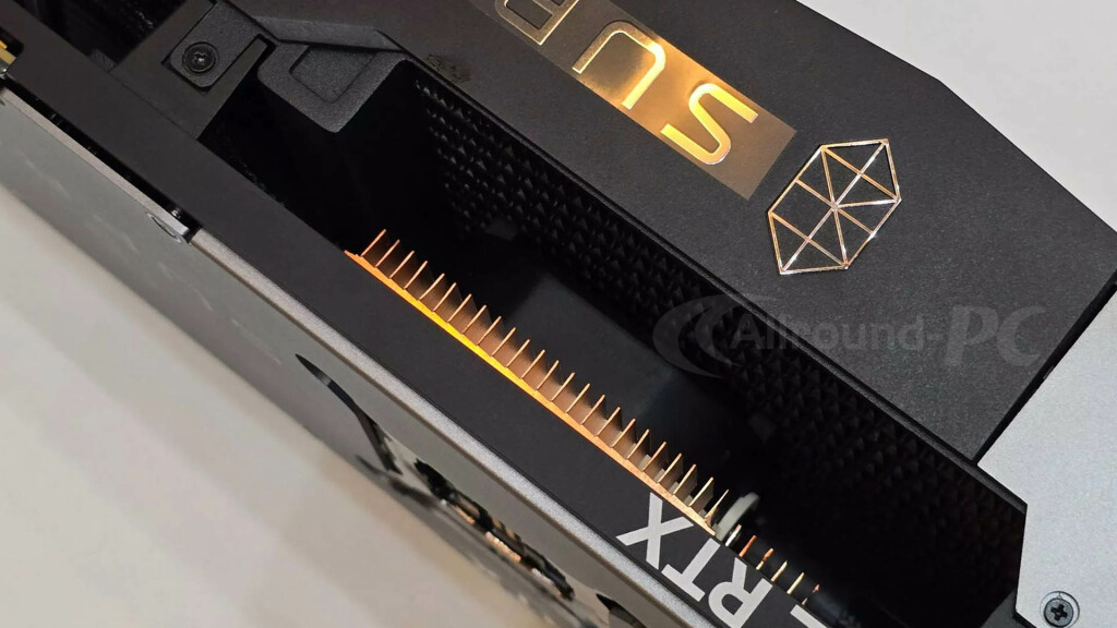 MSI GeForce RTX 4090 SUPRIM FUZION : refroidissement liquide, 4,5 emplacements 4 MSI GeForce RTX 4090 SUPRIM FUZION 3