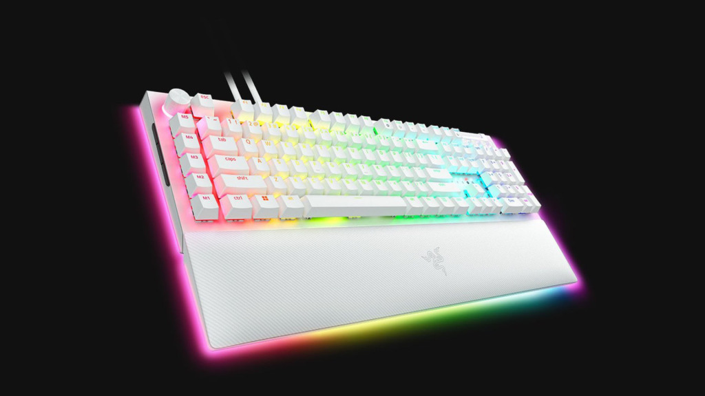 RAZER réédite quatre périphériques en blanc dont 2 claviers, une souris et un micro 3 Razer BlackWidow V4 Pro blanc