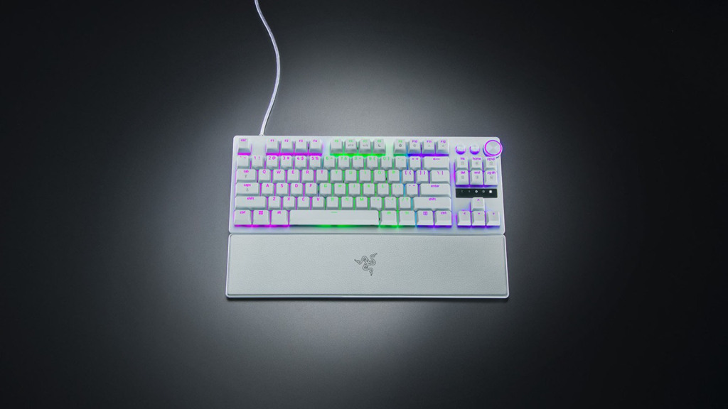 RAZER réédite quatre périphériques en blanc dont 2 claviers, une souris et un micro 2 Razer Huntsman V3 Pro Tenkeyless blanc