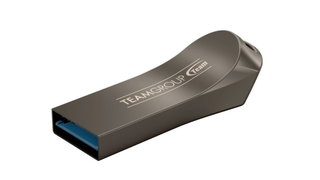 Teamgroup lance la clé USB Model T 3.2 spécialement conçue pour les véhicules électriques 2 Teamgroup Model T 2