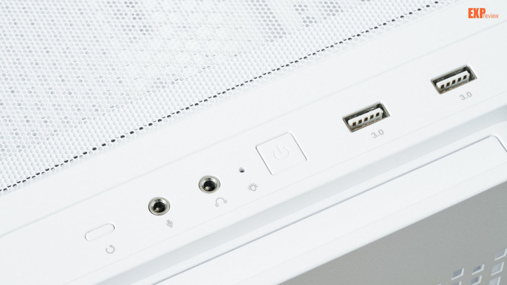 ASUS modifie un peu son boîtier A23 pour optimiser l'airflow et le rendre un peu plus ludique 5 ASUS A23 3