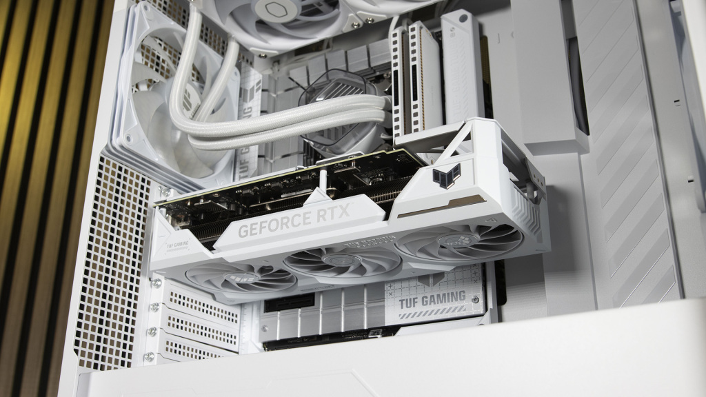 ASUS TUF Gaming GT302 ARGB : Revue complète et build avec carte mère BTF 63 ASUS TUF Gaming GT302 ARGB RTX 4070 Ti SUPER 2
