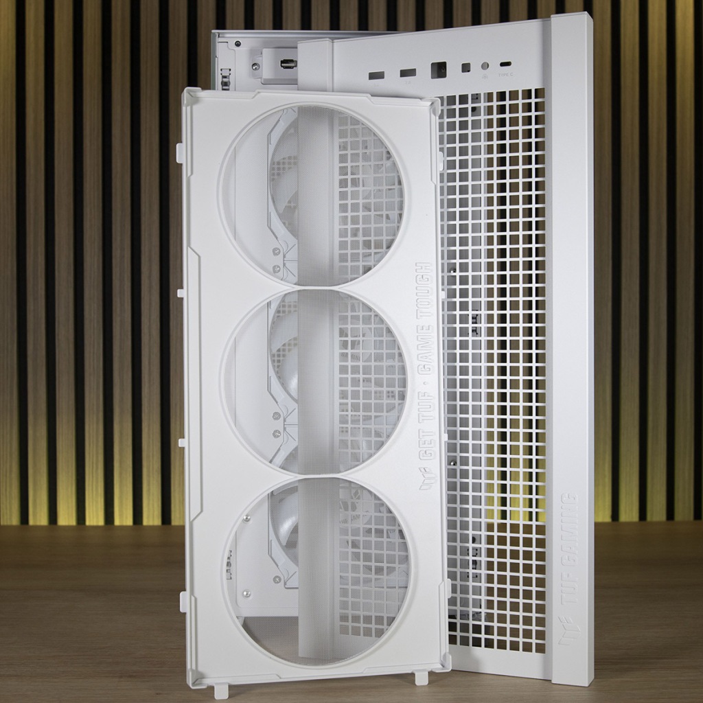ASUS TUF Gaming GT302 ARGB : Revue complète et build avec carte mère BTF 24 ASUS TUF Gaming GT302 ARGB filtre sous façade