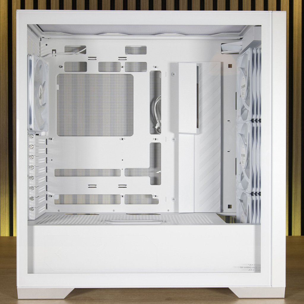 ASUS TUF Gaming GT302 ARGB : Revue complète et build avec carte mère BTF 16 ASUS TUF Gaming GT302 ARGB latéral gauche