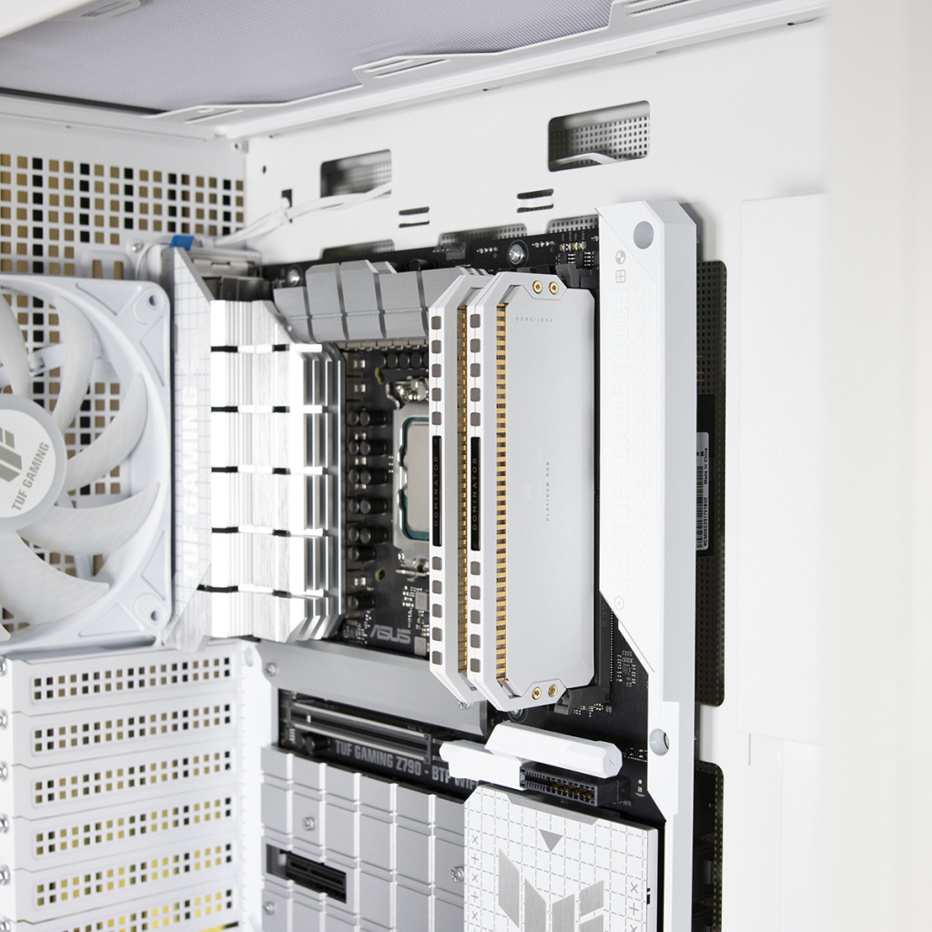 ASUS TUF Gaming GT302 ARGB : Revue complète et build avec carte mère BTF 54 ASUS TUF Gaming GT302 ARGB mémoire