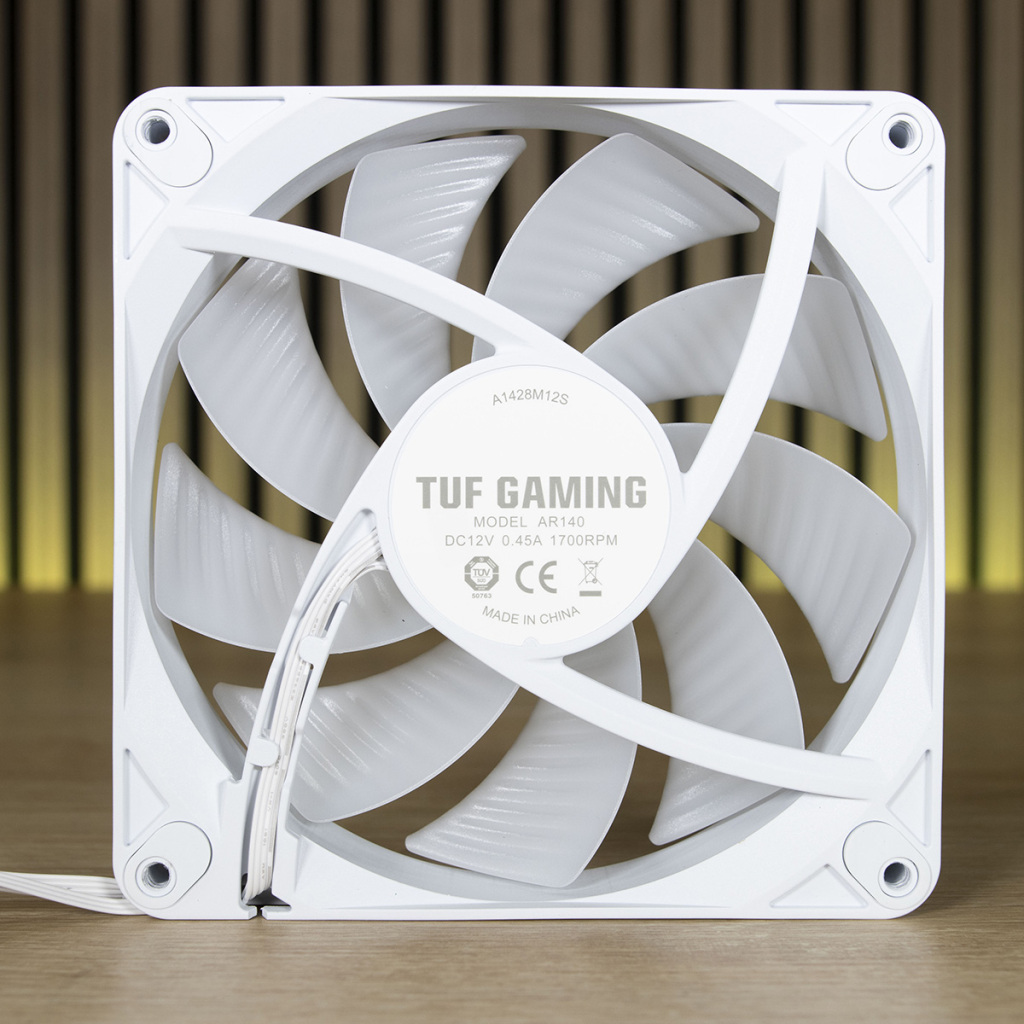 ASUS TUF Gaming GT302 ARGB : Revue complète et build avec carte mère BTF 44 ASUS TUF Gaming GT302 ARGB ventilateur dos
