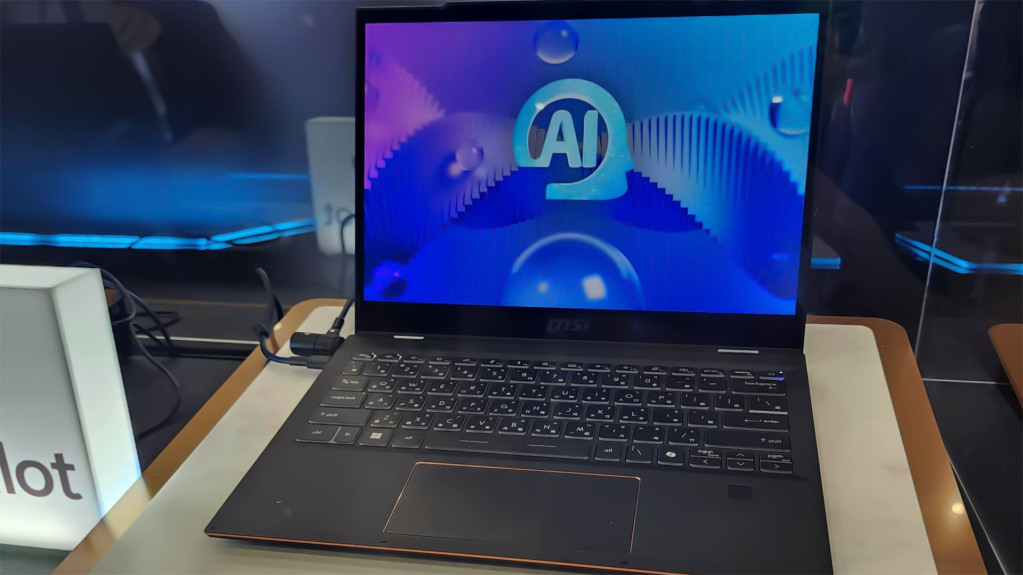 Nouveaux laptops MSI Prestige et Summit avec processeurs Intel Lunar Lake dévoilés au Computex 2024 8 MSI Summit 13 AI EVO 12VM