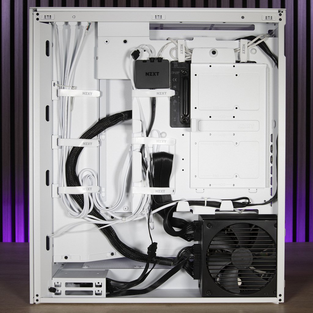 NZXT H7 Flow RGB câble management