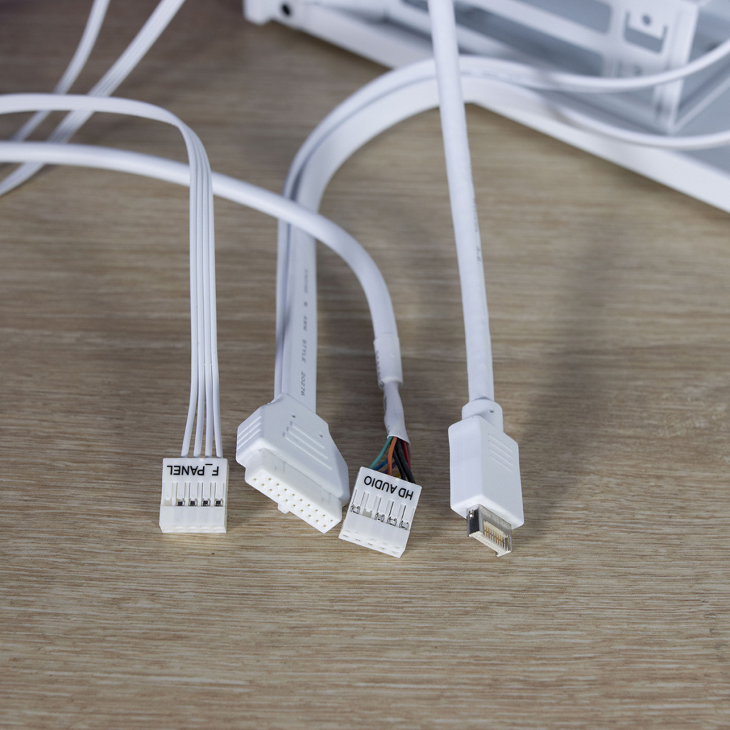 NZXT H7 Flow RGB connecteurs internes