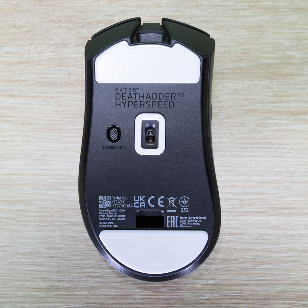 Les meilleures Souris Sans Fil pour FPS en 2025 12 RAZER Deathadder V3 Hyperspeed dessous