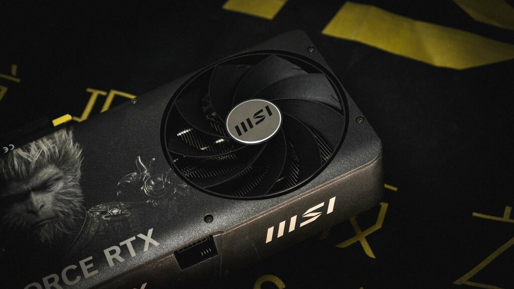 Une MSI RTX 4080 SUPER EXPERT prend la pose 4 RTX 4080 SUPER EXPERT 3
