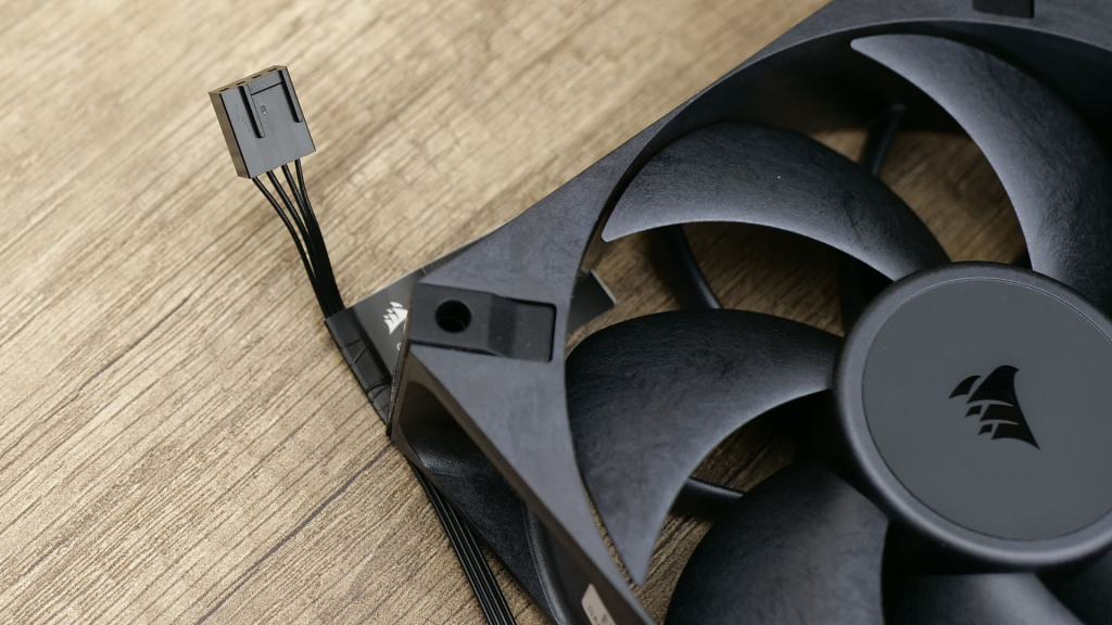 corsair rs120 max pwm
