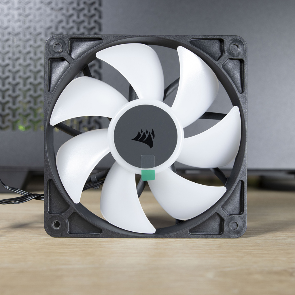 CORSAIR 3500X ARGB ventilateur avant