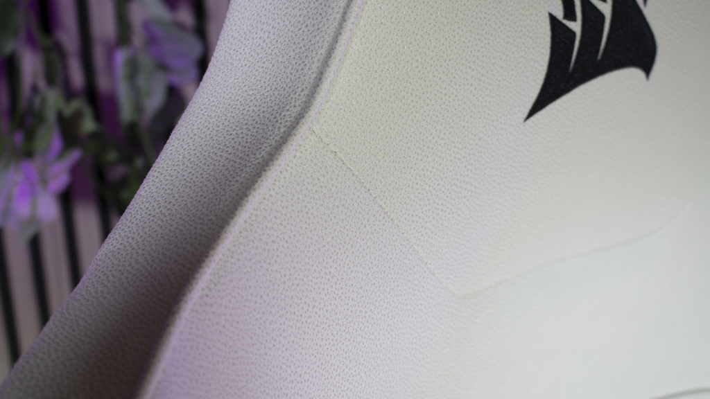 CORSAIR TC500 Luxe coutures tranche