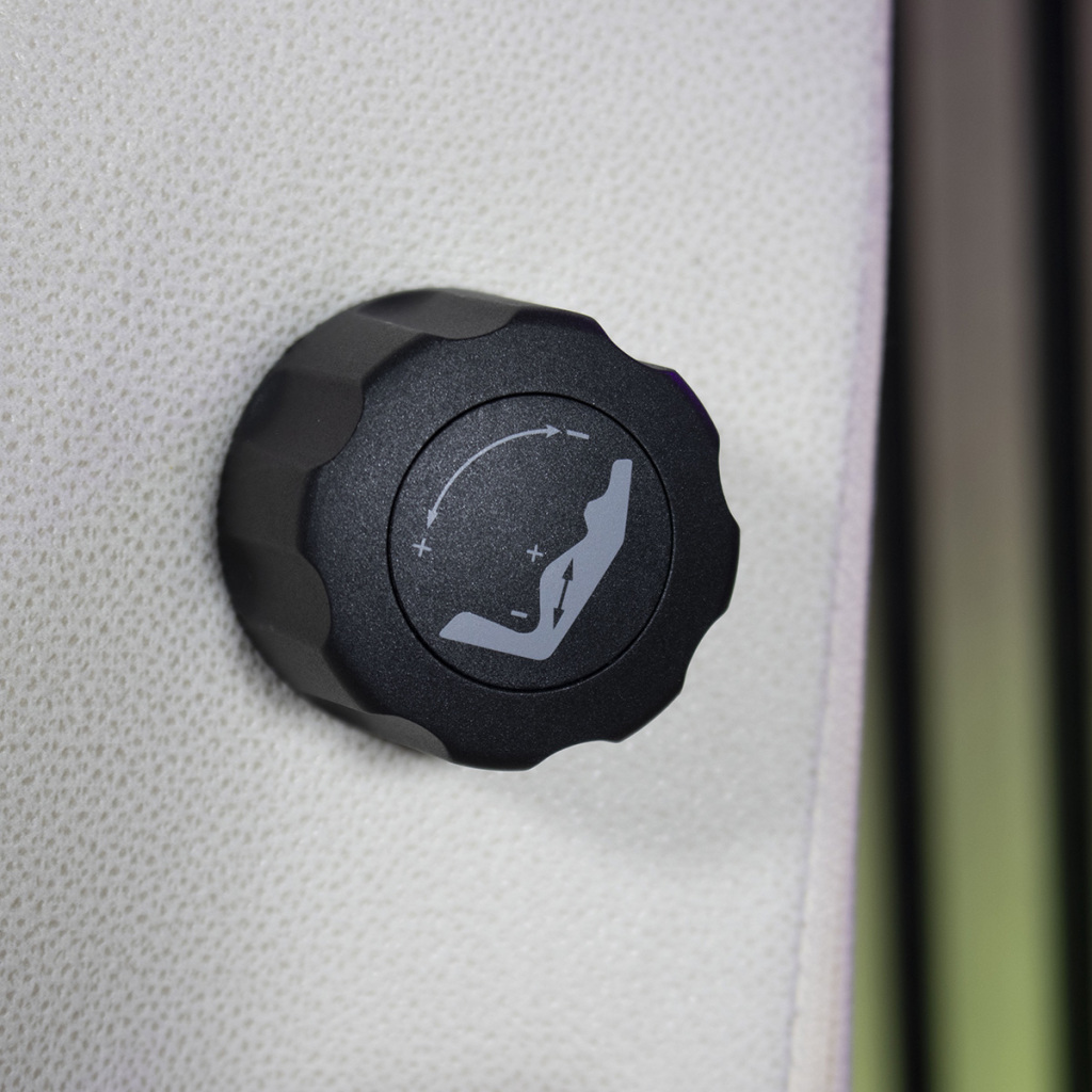 CORSAIR TC500 Luxe molette dossier 1