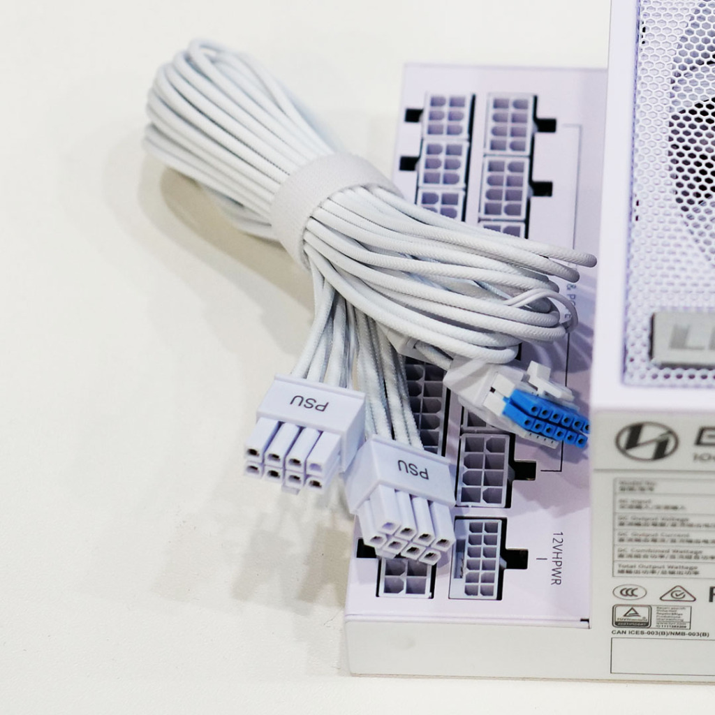Lian Li EDGE : une alimentation en forme de L pour boîtiers à double chambre 12 lian li edge psu cable