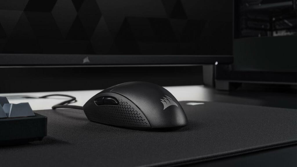 Découvrez les nouvelles souris CORSAIR M55 et M55 WIRELESS 3 M55 BLACK 02