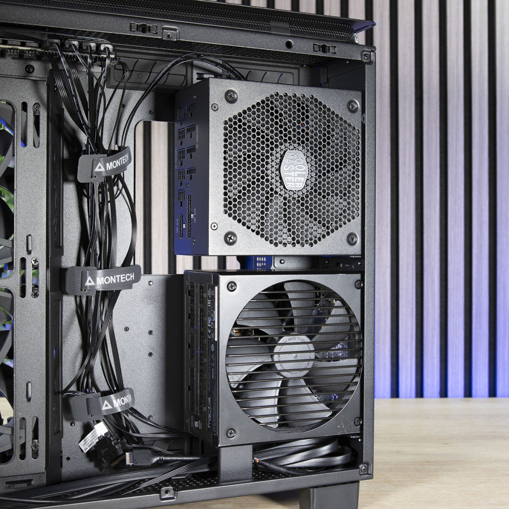 MONTECH KING 95 PRO deux alimentations