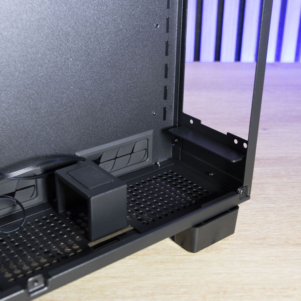 MONTECH KING 95 PRO emplacement alimentation