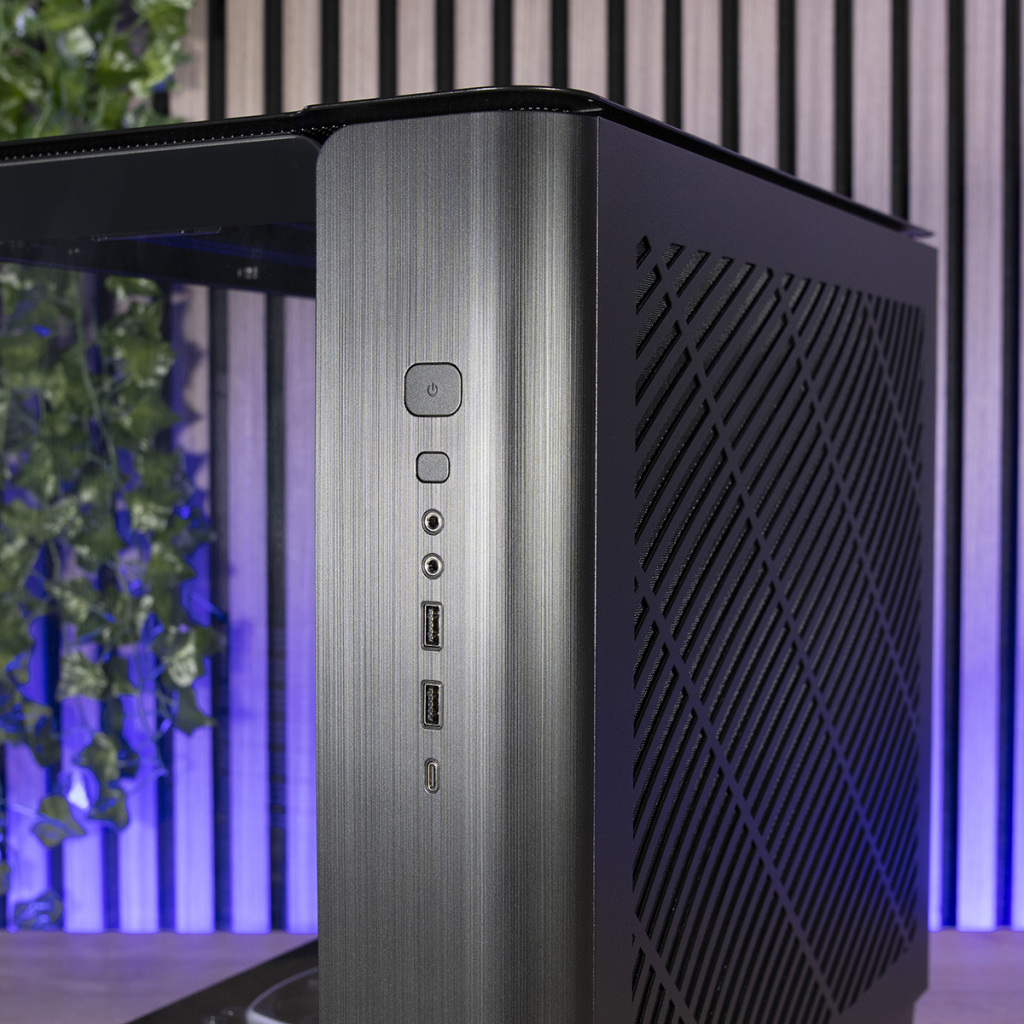 MONTECH KING 95 PRO panneau avant