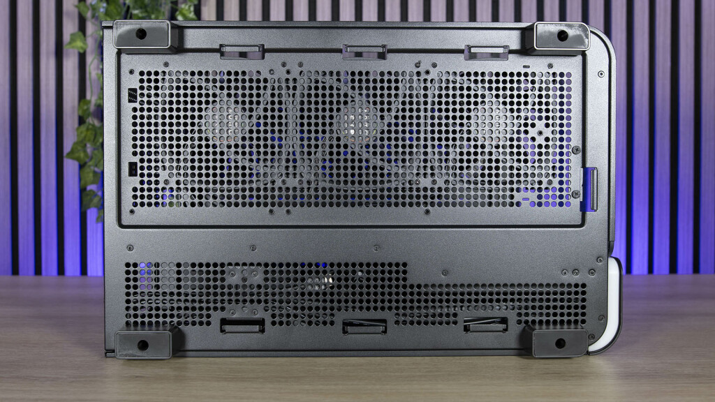 MONTECH KING 95 PRO paroi inférieure emplacement refroidissement