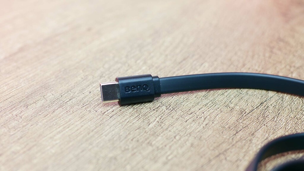 À la Découverte de la BenQ ScreenBar Pro : Un Eclairage de Bureau Innovant 5 benq screenbar pro usb c cable