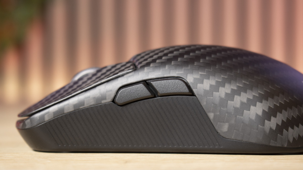 ASUS ROG HARPE ACE EXTREME boutons latéraux