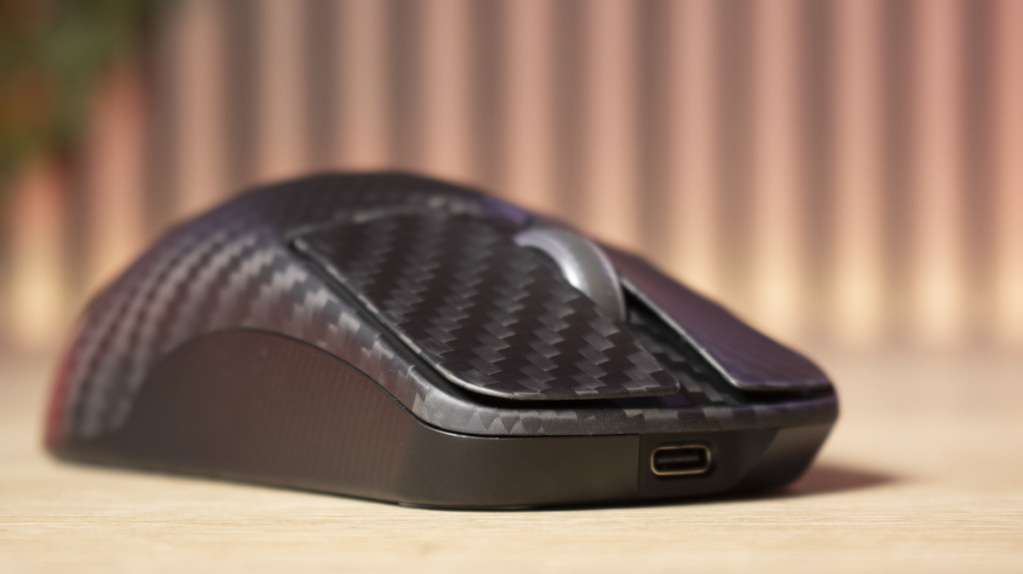 ASUS ROG HARPE ACE EXTREME coque inférieure 1