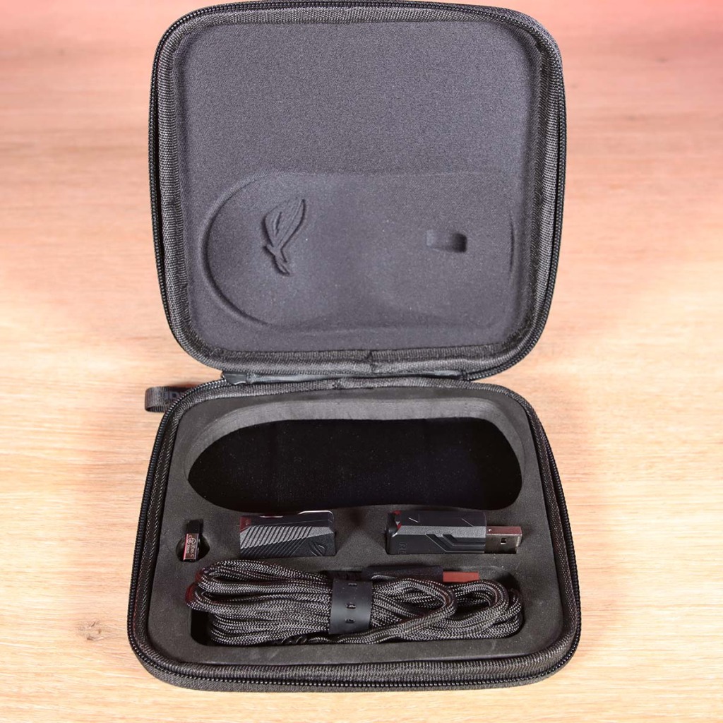 ASUS ROG HARPE ACE EXTREME étui accessoires