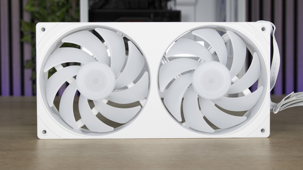 F240 RGB CORE avant